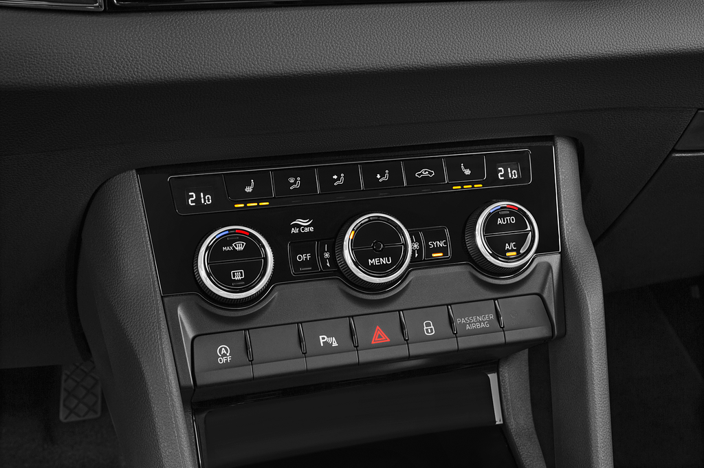 Skoda Karoq (Baujahr 2023) Selection 5 Türen Temperatur und Klimaanlage