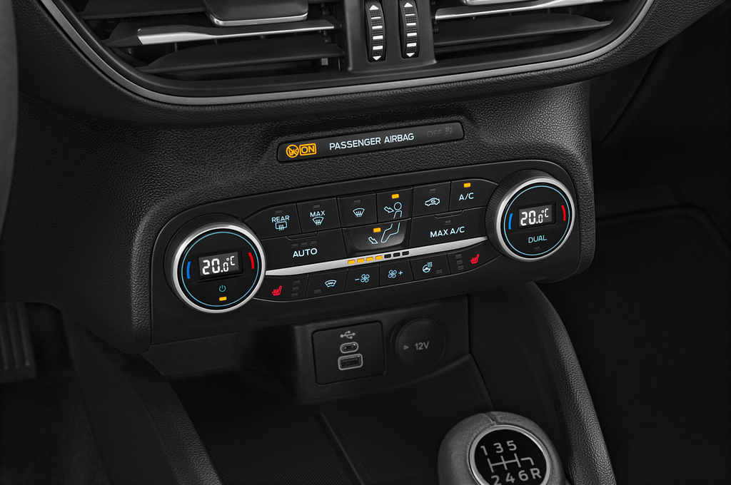 Ford Focus (Baujahr 2023) Titanium 5 Türen Temperatur und Klimaanlage