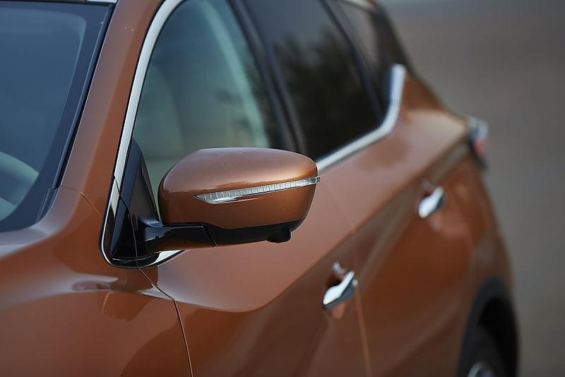 Nissan Murano 2015 - ungewöhnliche Designlinie an der Flanke
