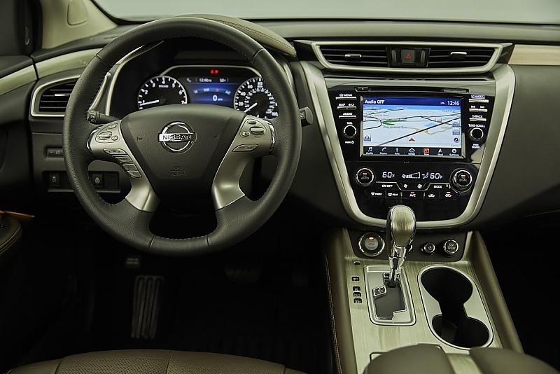 Das Cockpit des Nissan Murano 2015