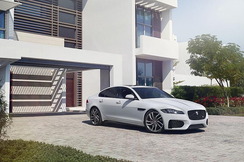 Jaguar XF (105)