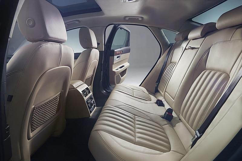 Jaguar XF (117)