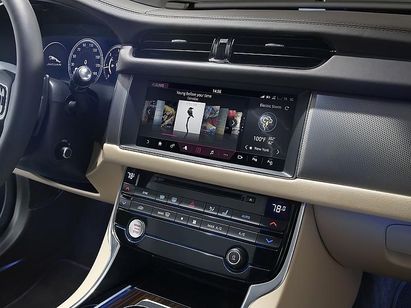 Jaguar XF (115)