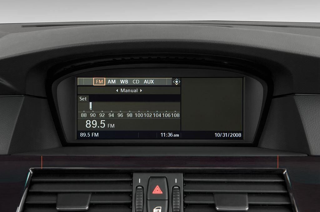 BMW 5 Series (Baujahr 2010) - 4 Türen Radio und Infotainmentsystem