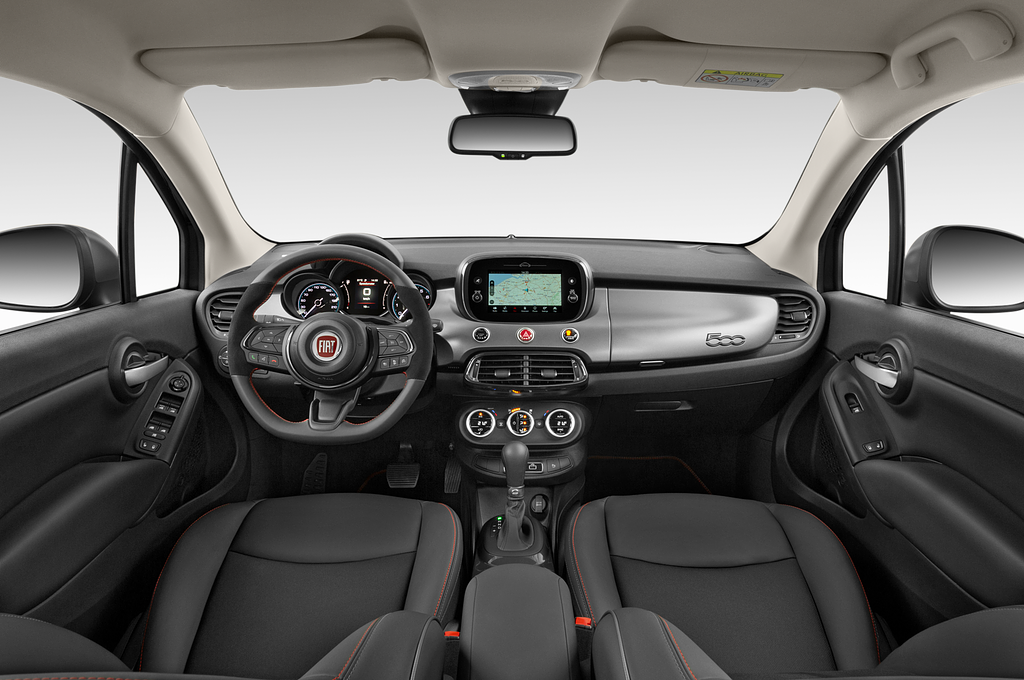 FIAT 500X Hybrid (Baujahr 2023) Sport 5 Türen Cockpit und Innenraum