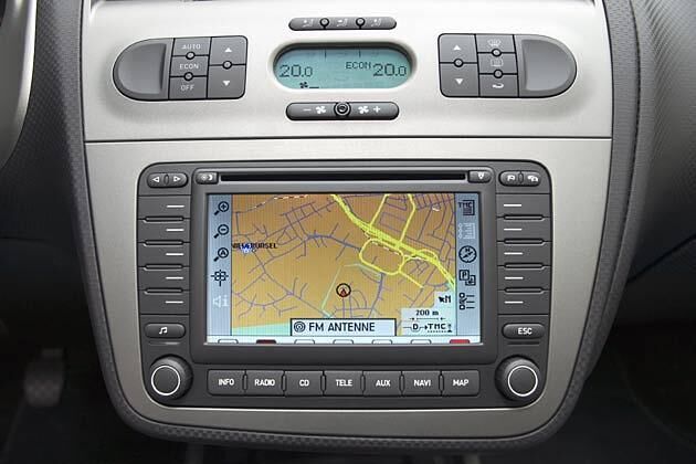 Das hochwertige Navigationssystem wurde elegant in die Mittelkonsole integriert