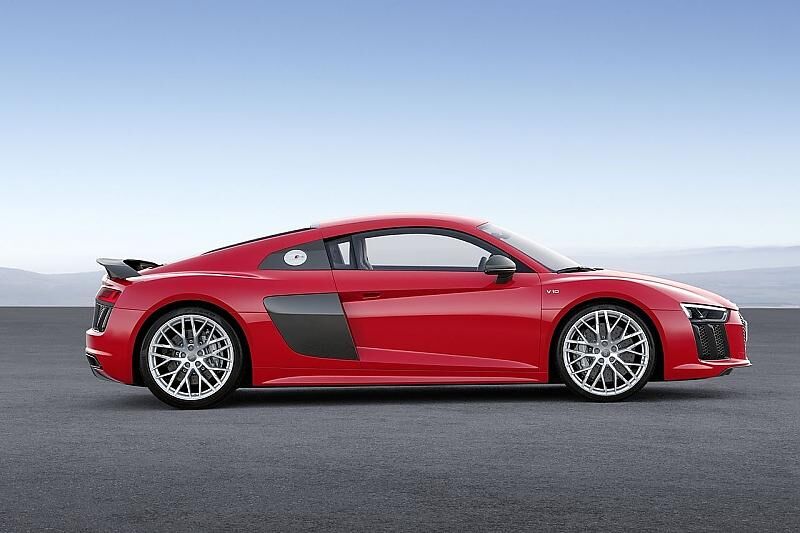 Der Audi R8 V10 plus ist 4,43 Meter lang