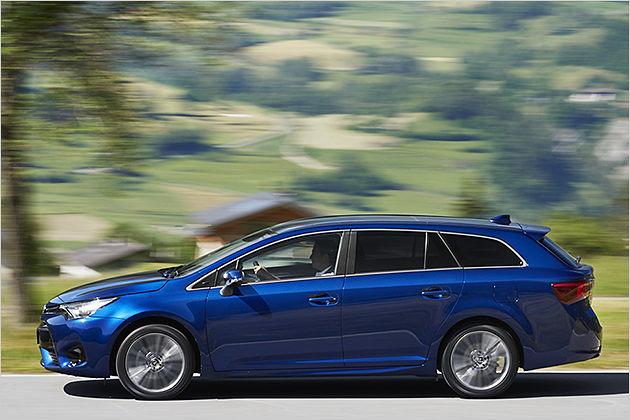 Der 4,82 Meter lange Mittelklassekombi tritt gegen Skoda Superb Combi, Hyundai i40 Kombi und Mazda 6 Kombi an