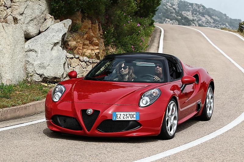 Alfa Romeo 4C Spider - fast 10.000 Euro teurer als das Coupé