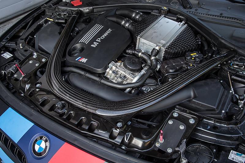BMW M4 mit Wassereinspritzung - der Motor ist von außen nahezu unverändert