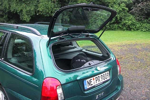 Kleine Teile lassen sich schnell durch die geöffnete Scheibe laden