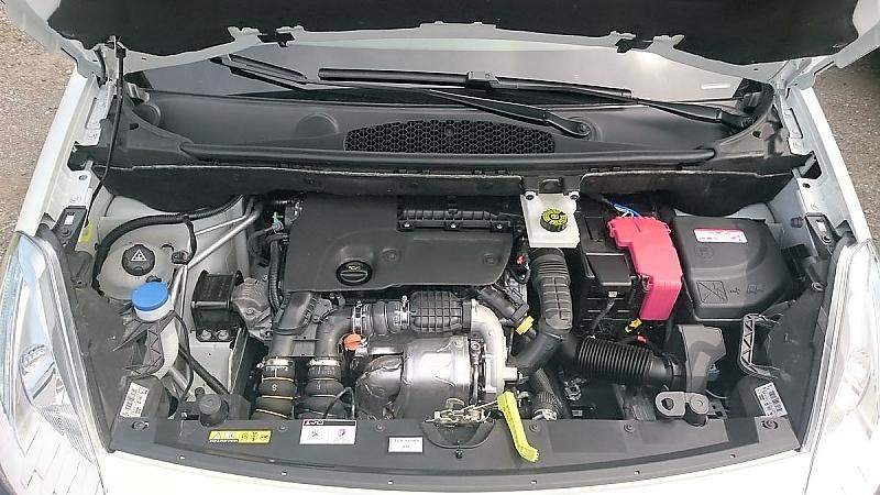 Der 1,6 Liter große Vierzylinder-Dieselmotor leistet 120 PS und 300 Newtonmeter Drehmoment.