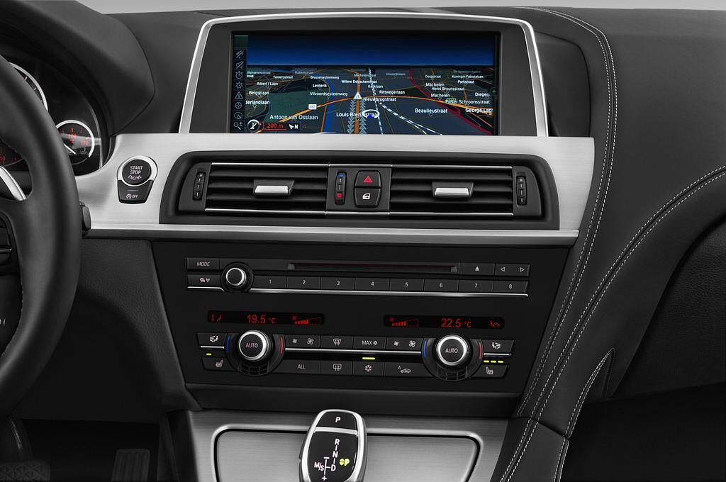 BMW 6 Series (Baujahr 2013) 640i 4 Türen Mittelkonsole