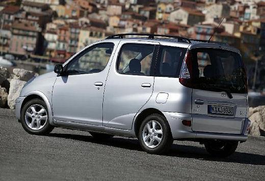 TOYOTA Yaris (1999 - 2006) Yaris Verso 1