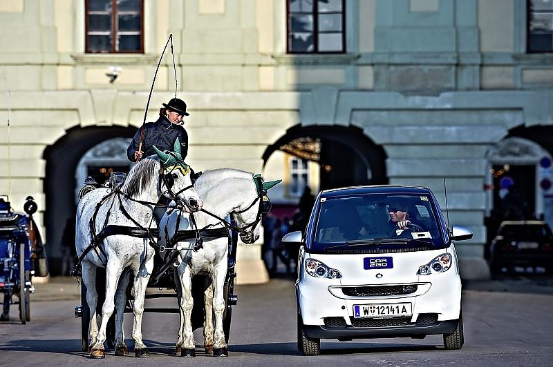 Die weißlackierten Smarts gehören im Londen mittlerweile zum Stadtbild