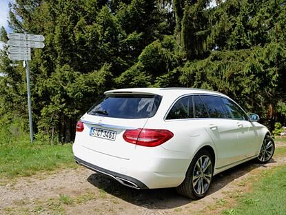 Die Kraft des 211 PS starken Motors ist vollkommen ausreichend und strahlt im Alltag ein hohes Maß an Souveränität aus. Der Wunsch nach mehr kommt nicht auf. 