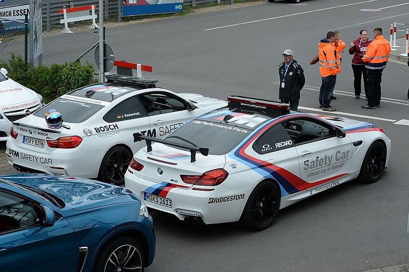 Dynamisches Duo: Das M4 Saftey Car und der M6 rechts daneben