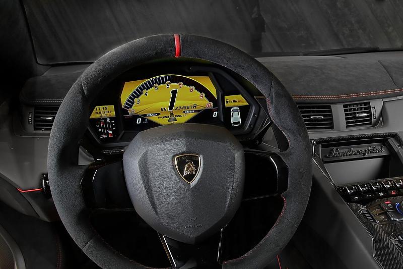 Das Cockpit des neuen Lambos.