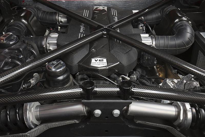 6,5 Liter Hubraum hat der V12.
