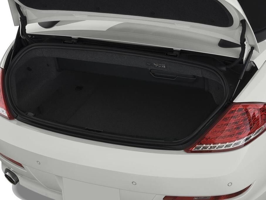 BMW 6 Series (Baujahr 2010) 650i  2 Türen Kofferraum