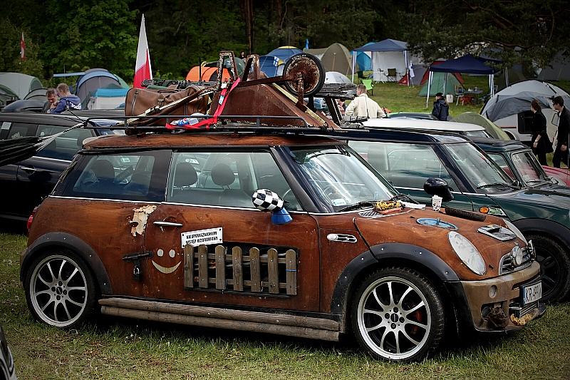 Sieht schjlimmer aus, als es ist: Show-Car beim Internationalen Mini Meeting 2015 in Litauen