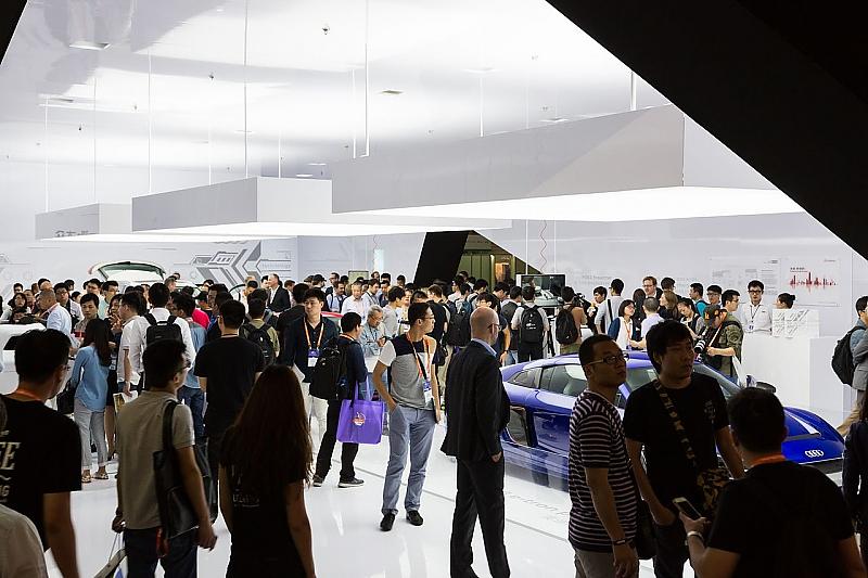 Die Autos waren auf der CES Asia umlagert