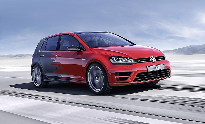 Die Besucher probierten auch die Gestensteuerung im VW Golf R Touch