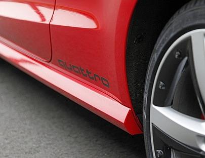 Quattro-Antrieb für eine hohe Kurvenbeschleunigung.