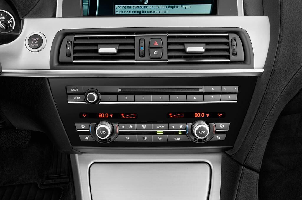BMW 6 Series (Baujahr 2012) 650i  2 Türen Temperatur und Klimaanlage