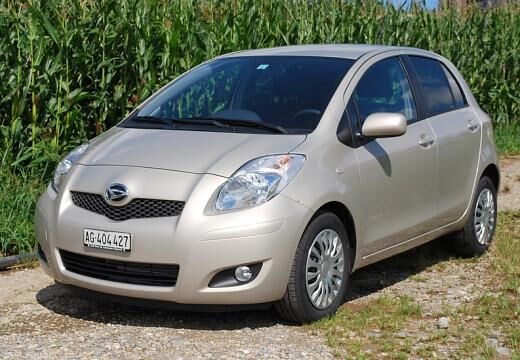DAIHATSU Charade (2011 - 2013) Charade