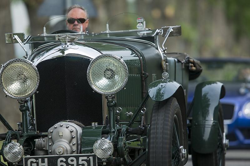 Frank Meakin im Bentley Blower auf Testfahrt