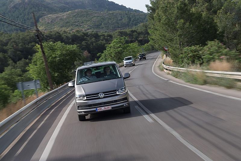 Der 62-kW- / 84-PS-Einstiegsmotor des T6 begnügt sich mit dem Effizienz-Paket mit einem Durschnittsverbrauch von 5.5 Litern pro 100 Kilometer.