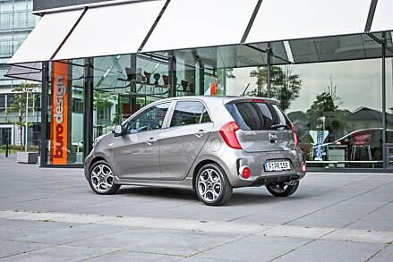 Die Proportionen von Auto und Rückleuchten sind etwas ungewöhnlich.