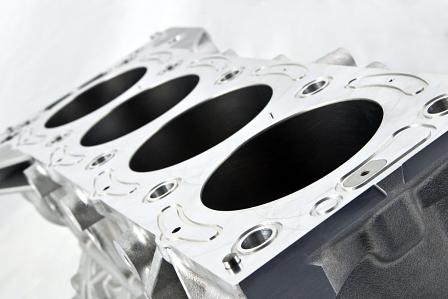 Der Motorblock des Vierzylinders ist aus Aluminium.