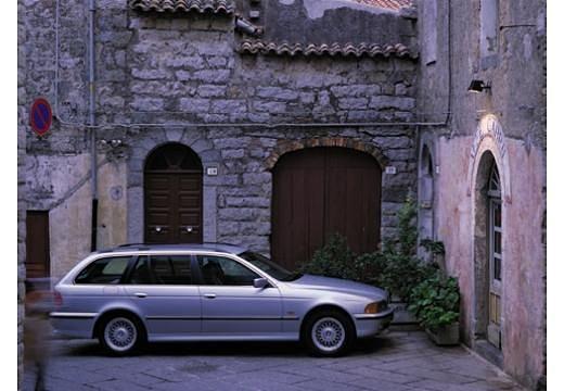 BMW-523i-touring--1997-2000-
