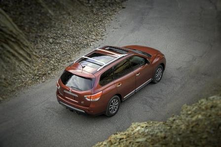 Der Nissan Pathfinder kommt mit Allradantrieb auch Off-Road klar