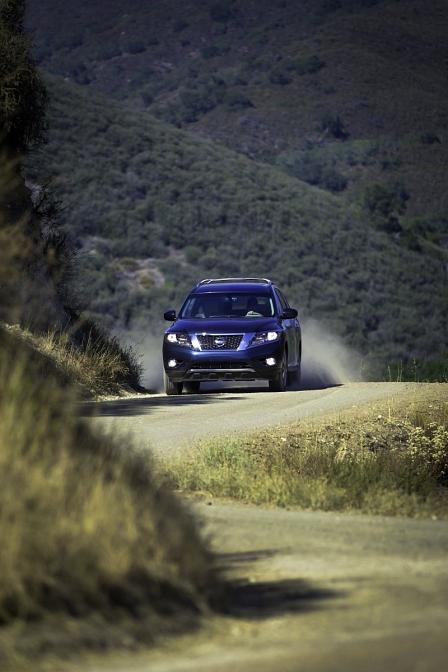 Der Nissan Pathfinder hat eine selbsttragende Karosserie