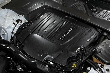 Jaguar XFR: sein Kompressormotor leistet 375 kW / 510 PS