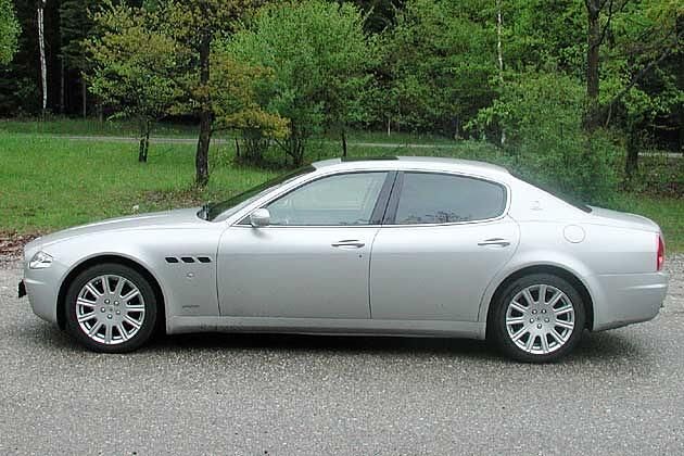 Die über fünf Meter lange Limousine wirkt perfekt geschnitten