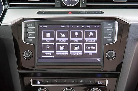 Fortschritt pur: Endlich hat auch Volkswagen eine zeitgemäße Navigation mit Smartphone Anbindung im Programm.