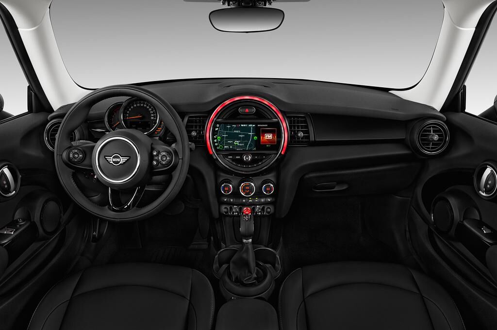 MINI MINI (Baujahr 2018) Cooper 3 Türen Cockpit und Innenraum
