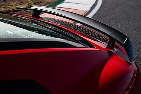 Der Heckspoiler ist dem stärkeren Audi R8 V10+ vorbehalten.