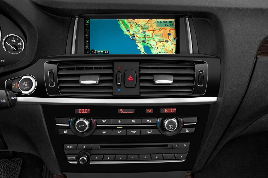 BMW X3 (Baujahr 2014) xDrive28i 5 Türen Radio und Infotainmentsystem