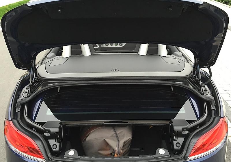BMW Z4 sDrive 20i - der Laderaum fasst nur bei geschlossenem Dach 310 Liter