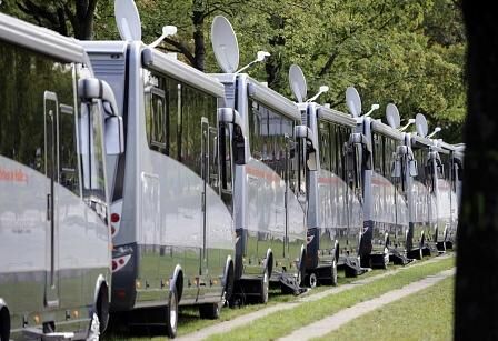 Auf dem messeeigenen Stellplatz Caravan Center, nördlich des Messegeländes übernachten jedes Jahr während des Caravan Salons rund 40.000 Besucher und Aussteller in ihren eigenen Reisemobilen.