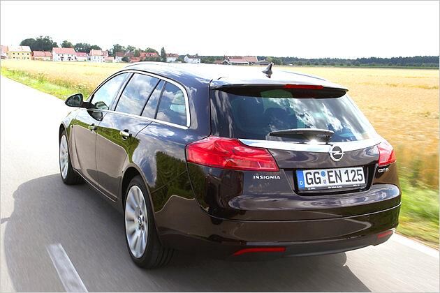 Schöne, warme Farbe: Der Kombi-Opel war in mahagonibraun lackiert