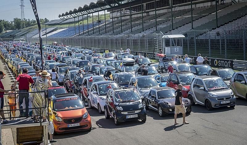Rund 1.000 Smarts versammeln sich auf dem Hungaring