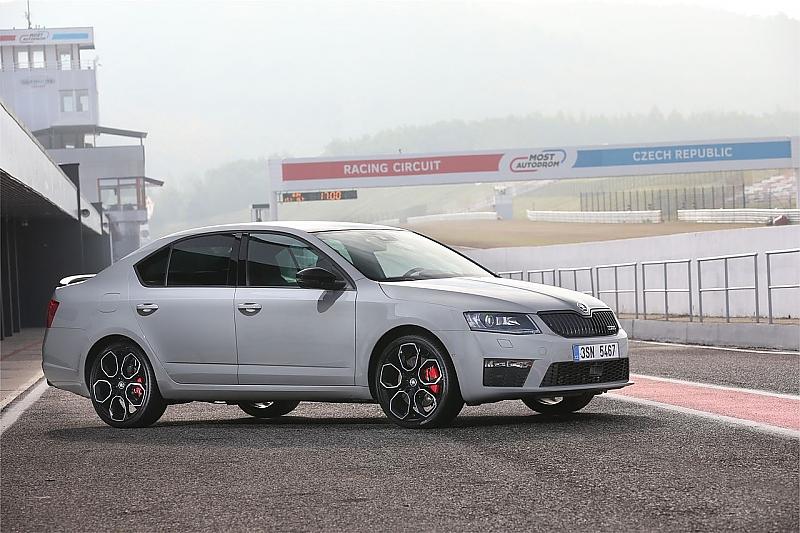 Das Grau steht dem Skoda Octavia RS 230 gut