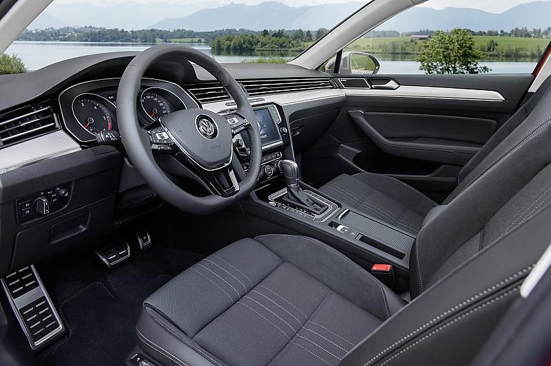 Der Innenraum des VW Passat Alltrack 2.0 TDI 4motion