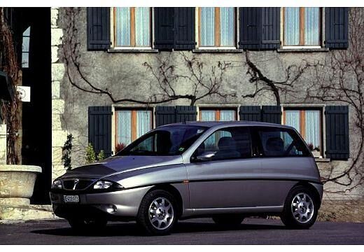 LANCIA-Y-1-2--2000-2003-